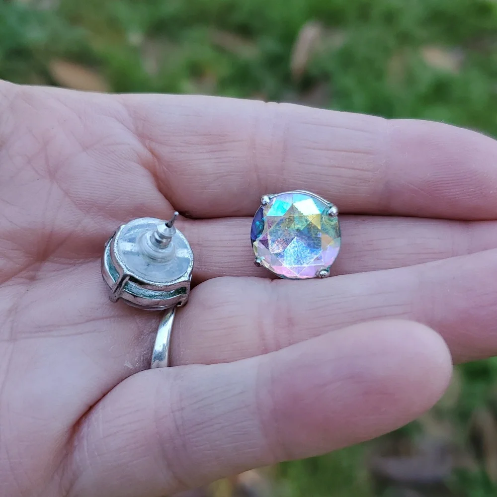 Kate spade iridescent gumdrop stud earrings gently used beautiful eye catching!